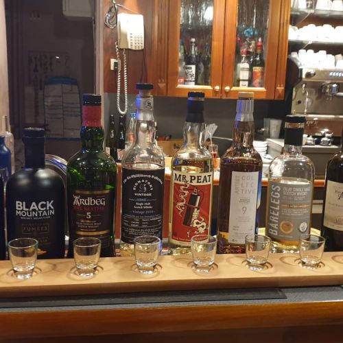 Tasting of 10 whiskies